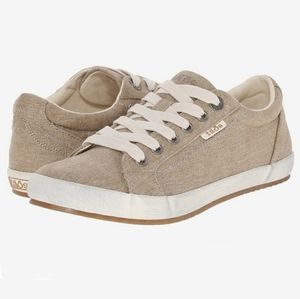 Taos Star Sneaker Lace Up, Size 6.5